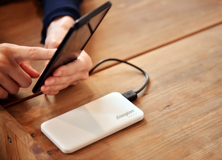 So sánh sạc dự phòng Anker và Energizer 5.jpg