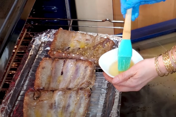Sườn nướng mật ong bằng lò nướng (3)