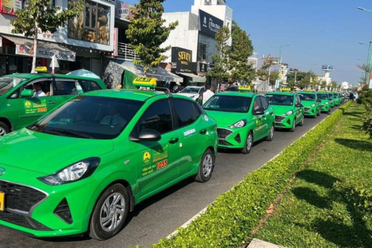 Taxi bến cát 2