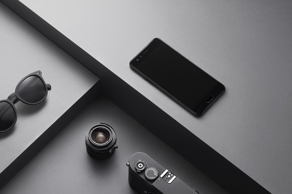 F3 Black