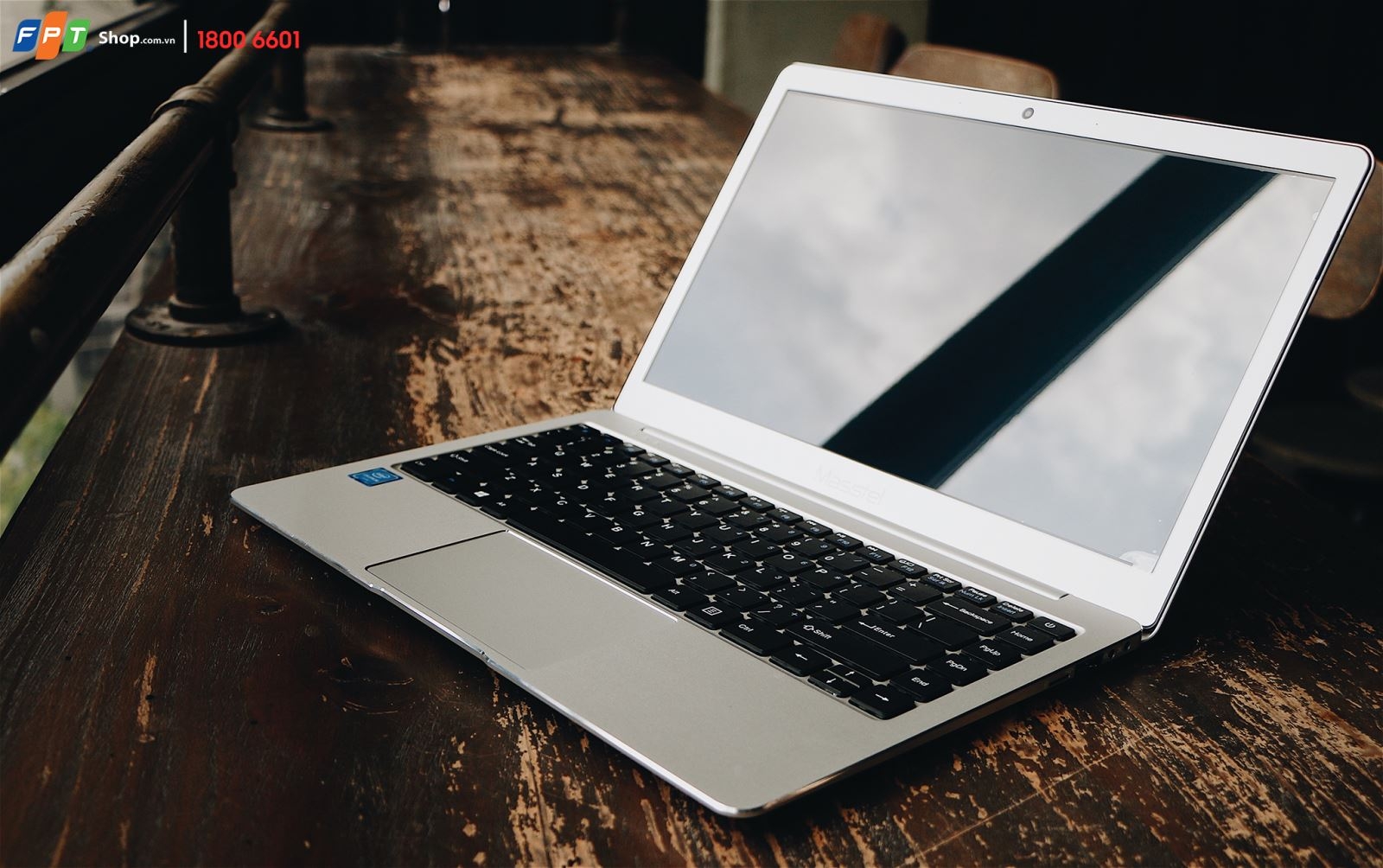 Trải nghiệm Live Demo laptop, nhận hàng trăm thẻ cào giá trị từ FPT Shop