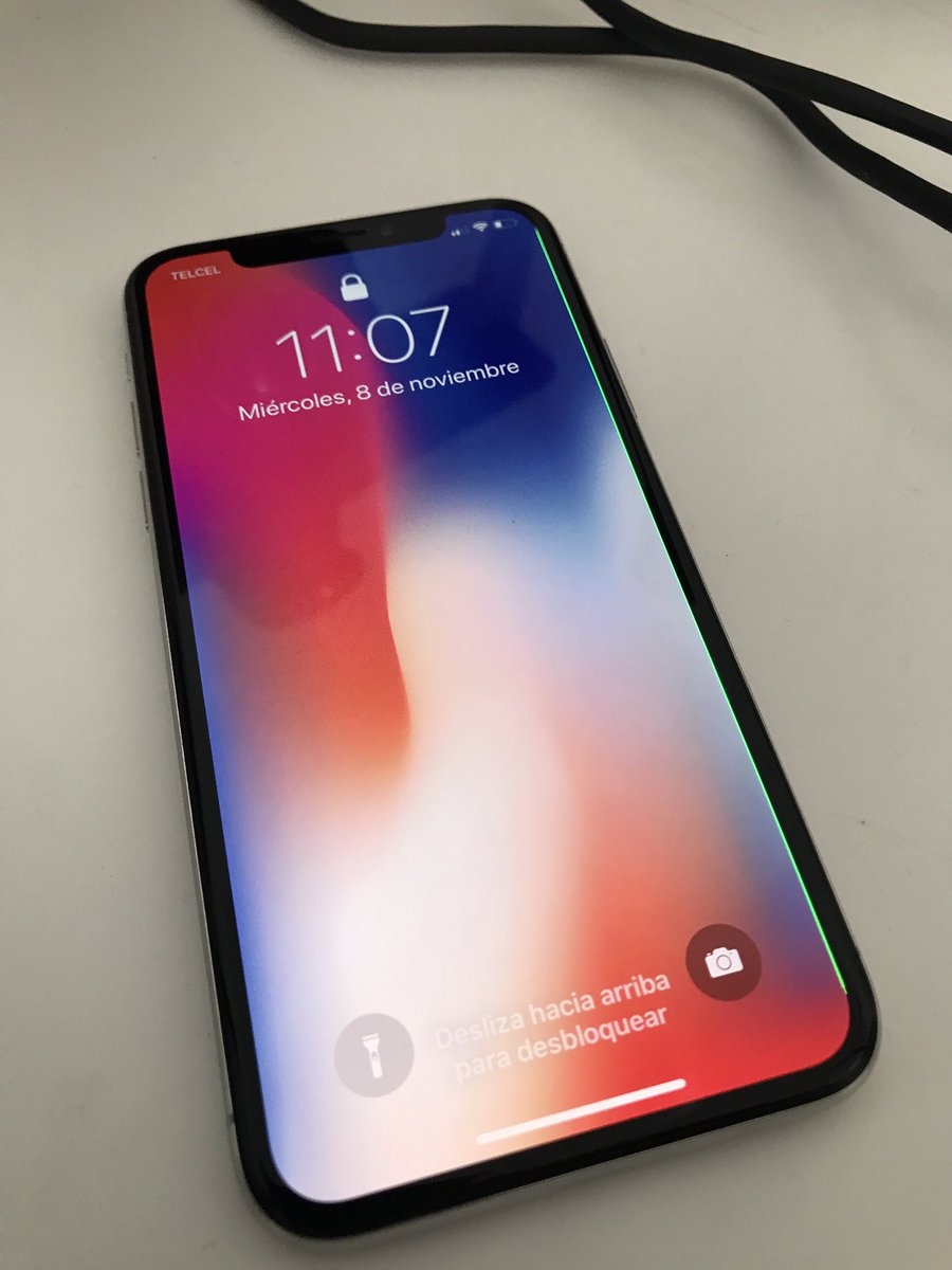 Một vài chiếc iPhone X bị lỗi sọc xanh màn hình