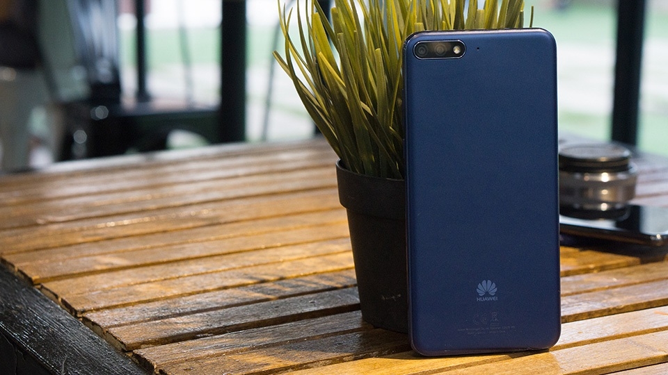 Huawei Y7 Pro 2018 mở khóa bằng khuôn mặt, camera kép có giá bán cực tốt tại VN Huawei Y7 Pro 2018 mở khóa bằng khuôn mặt, camera kép có giá bán cực tốt tại VN