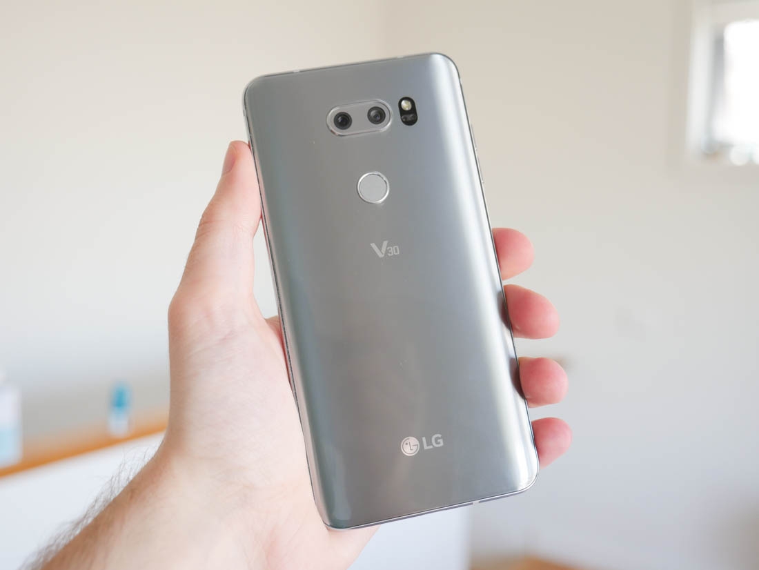 6 smartphone ấn tượng nhất năm 2017: Từ cao cấp đến “ngon bổ rẻ” 6 smartphone ấn tượng nhất năm 2017: Từ cao cấp đến “ngon bổ rẻ”