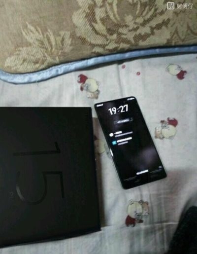 Meizu M15 Plus xuất hiện với viền cạnh siêu mỏng, RAM 6/8 GB, giá hấp dẫn