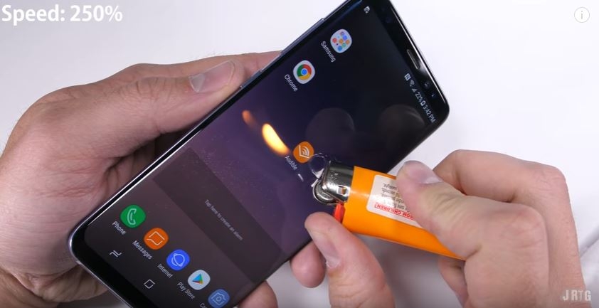 Thử nghiệm bẻ cong, cào xước, nung nóng Galaxy S8