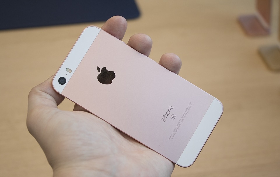 Tại sao iPhone SE vẫn đáng mua dùng hơn iPhone 7? Tại sao iPhone SE vẫn đáng mua dùng hơn iPhone 7?