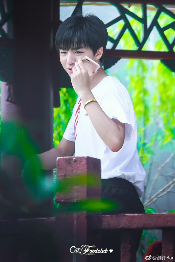 Oppo R11 với thiết kế cực đẹp, camera kép bất ngờ xuất hiện trên tay người dùng