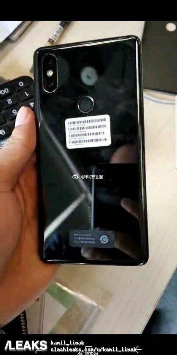 Xiaomi Mi MIX 2S tiếp tục lộ ảnh thực tế cả mặt trước và mặt sau