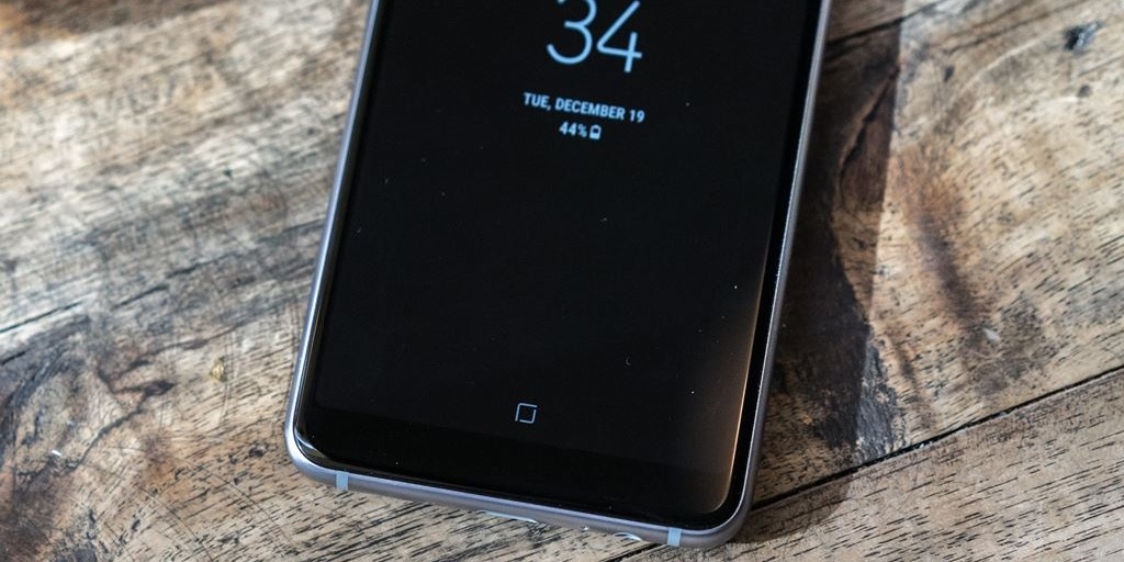 Nút Home của Galaxy A8, A8+ (2018) không phải là nút cảm ứng lực?