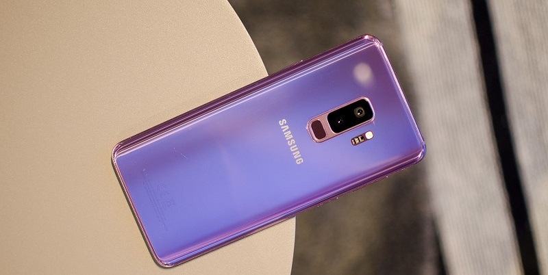 Giá bán rẻ hơn nhiều nhưng giá thành sản xuất của Galaxy S9+ gần bằng iPhone X