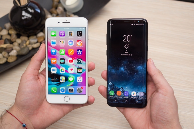 Những smartphone “nhỏ mà có võ” đáng mua nhất hiện nay