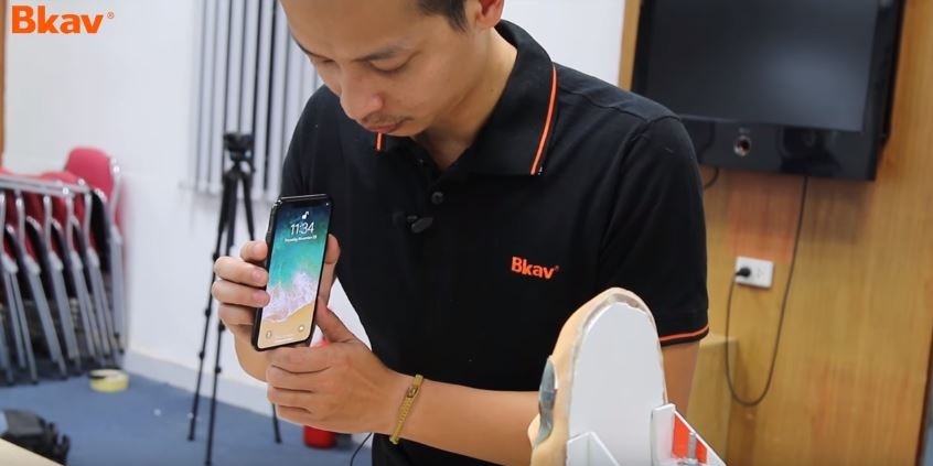 Thật không thể tin được, BKAV đã mở khóa Face ID đúng như cách mà nhiều người mong đợi