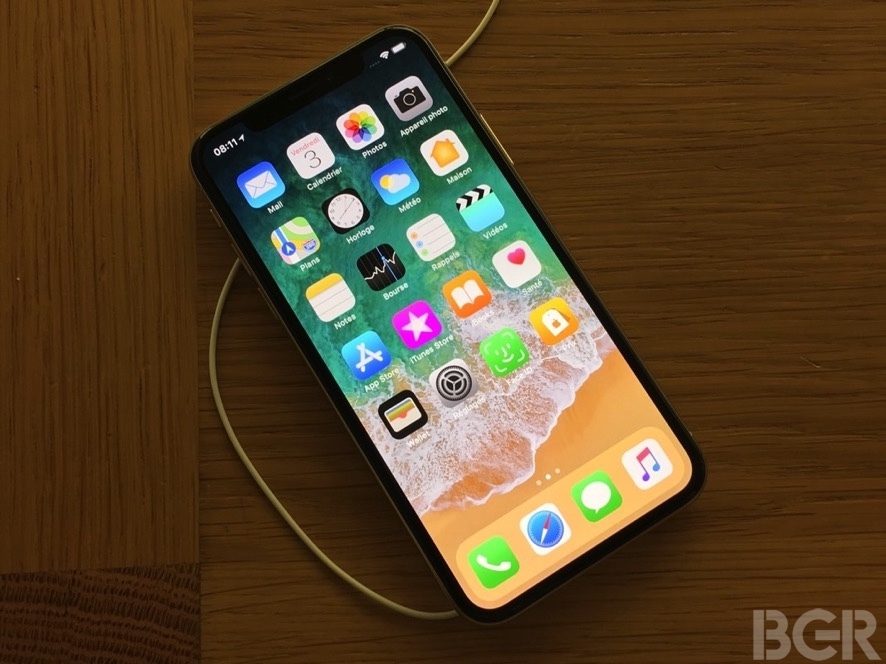 Đánh giá nhanh iPhone X: Mạnh mẽ, nhanh chóng, màn hình tuyệt vời