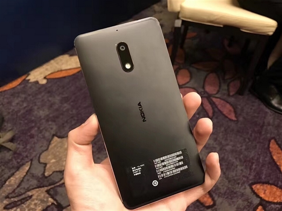Trên tay Nokia 6, smartphone kim loại với camera 16MP, ROM 64GB giá hấp dẫn