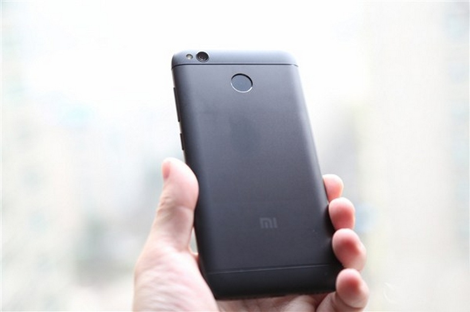 Redmi 4X màu đen nhám là một smartphone rất đẹp Redmi 4X màu đen nhám là một smartphone rất đẹp
