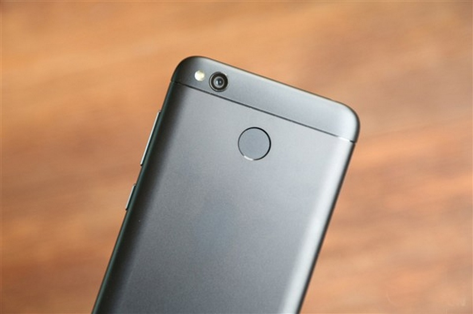 Redmi 4X màu đen nhám là một smartphone rất đẹp Redmi 4X màu đen nhám là một smartphone rất đẹp