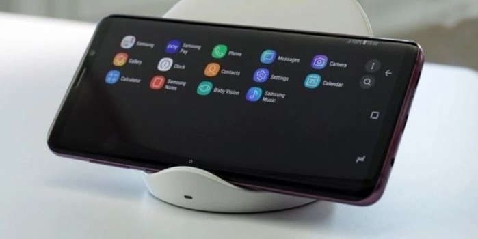 Giao diện màn hình chính của Galaxy S9 cũng hỗ trợ xoay ngang tự nhiên