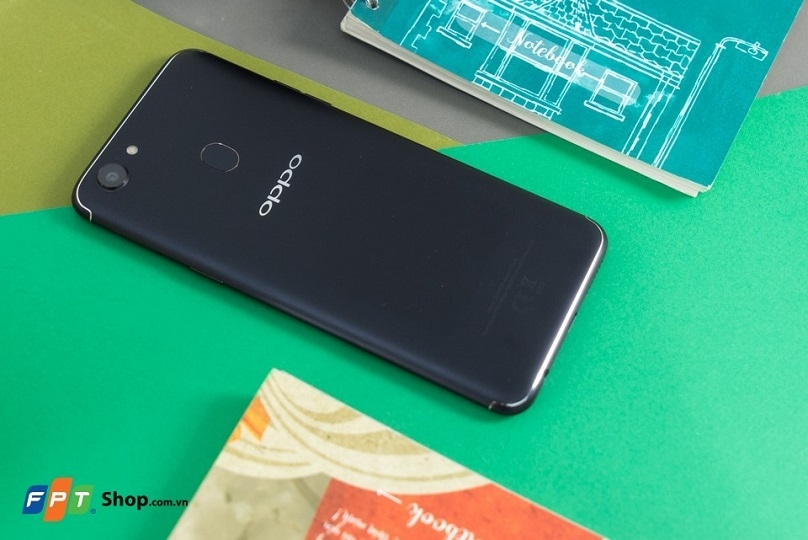 nên dùng smartphone vỏ nhựa, kính hay kim loại tốt