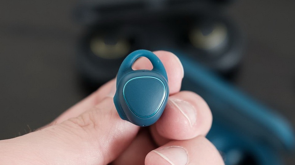 tai nghe không dây Samsung Gear IconX