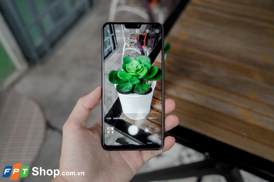 Vivo V9 ra mắt