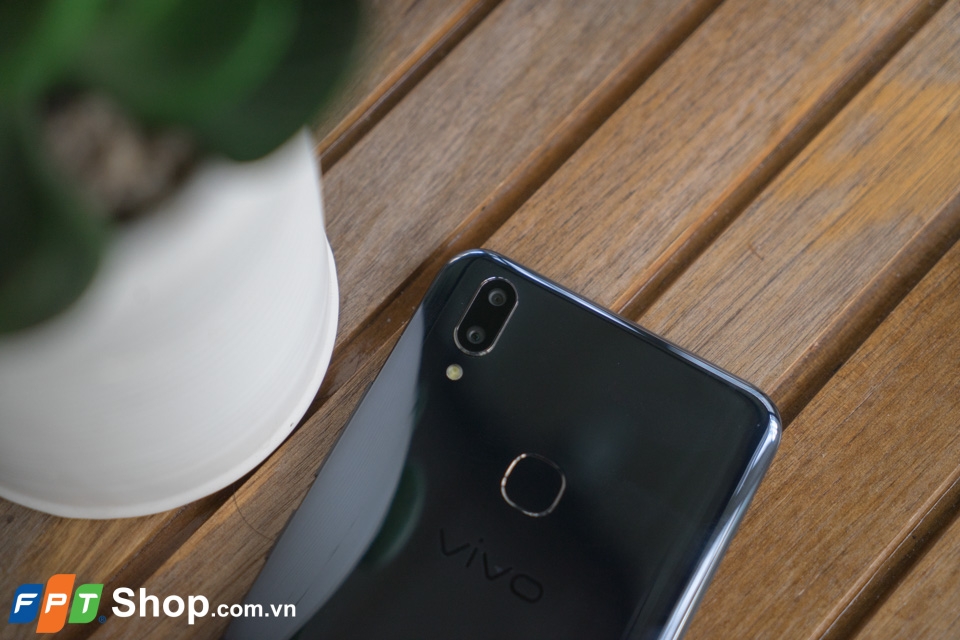 trên tay Vivo V9 trên tay Vivo V9