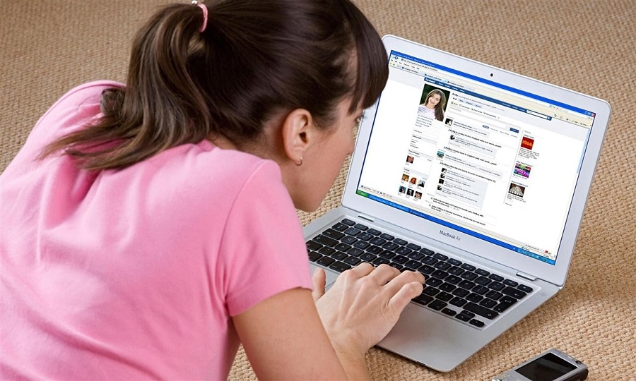 Nghiện Facebook