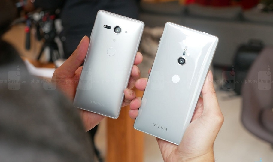 trên tay Xperia XZ2 và XZ2 Compact