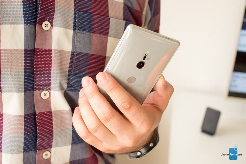 trên tay Xperia XZ2 và XZ2 Compact