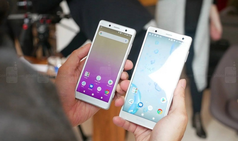 trên tay Xperia XZ2 và XZ2 Compact