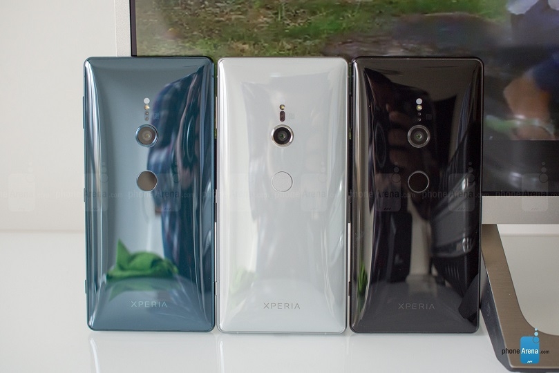 trên tay Xperia XZ2 và XZ2 Compact
