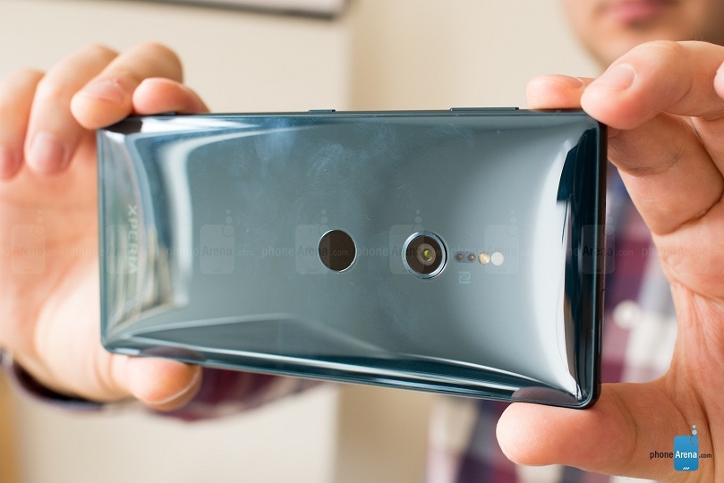 trên tay Xperia XZ2 và XZ2 Compact