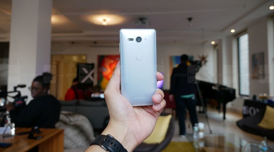 trên tay Xperia XZ2 và XZ2 Compact
