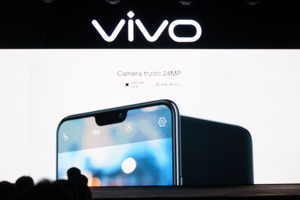 Vivo V9 ra mắt