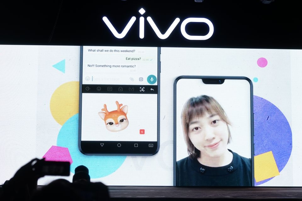 Vivo V9 ra mắt