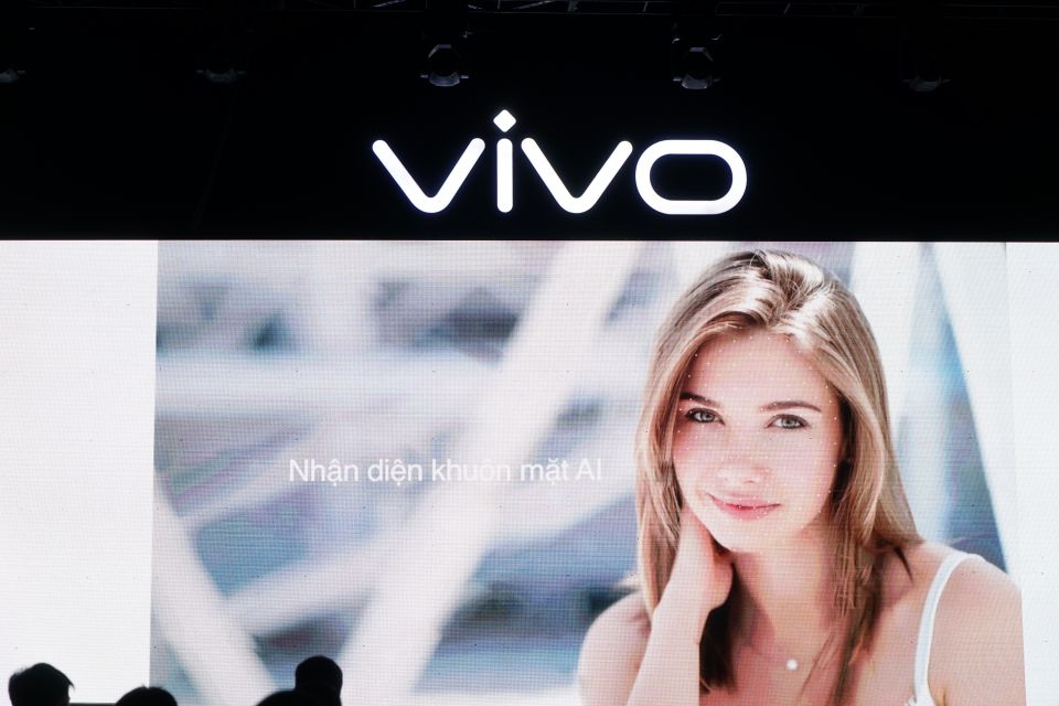 Vivo V9 ra mắt