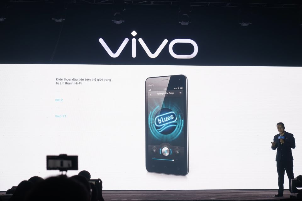 Vivo V9 ra mắt