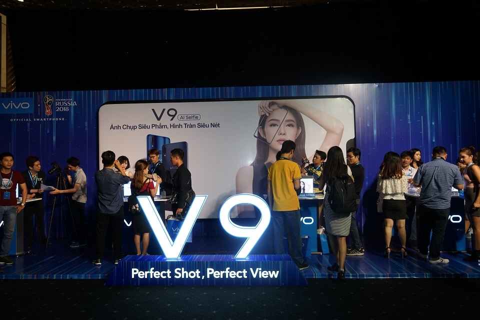 Vivo V9 ra mắt
