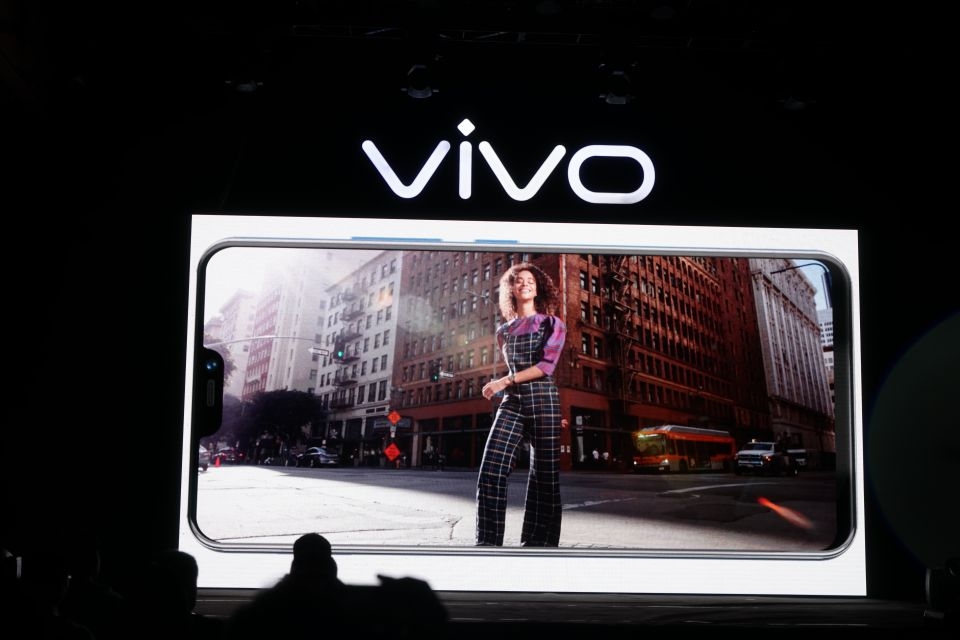 Vivo V9 ra mắt