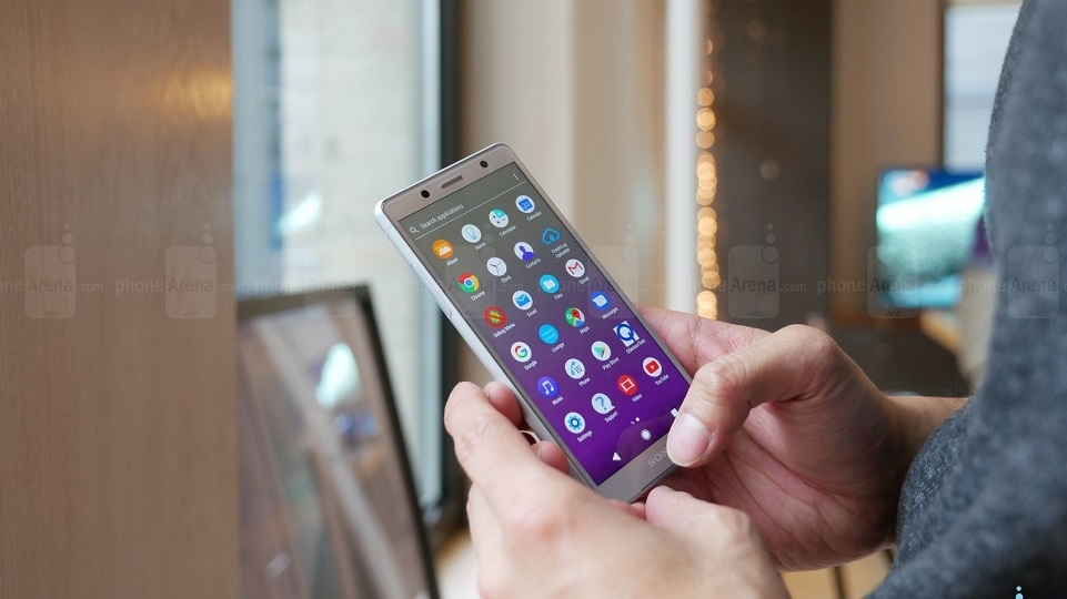 trên tay Sony Xperia XZ2 Compact