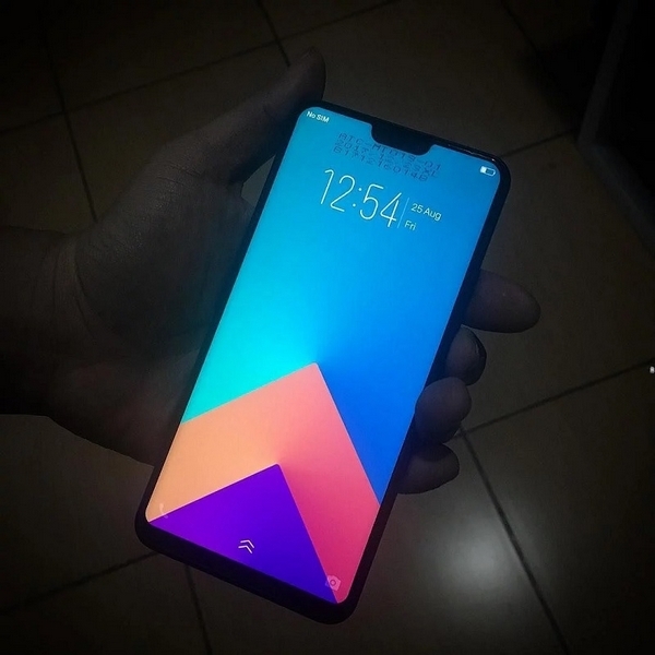 Vivo V9 ra mắt