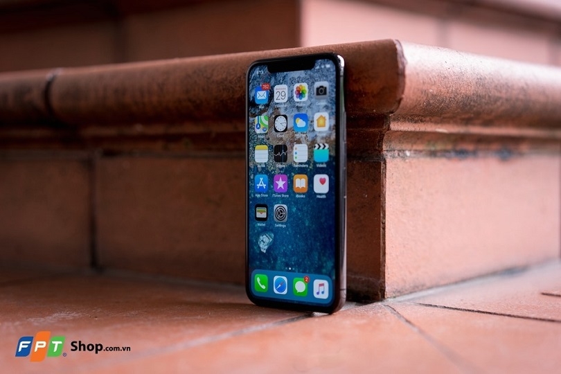 có nên mua iPhone X không