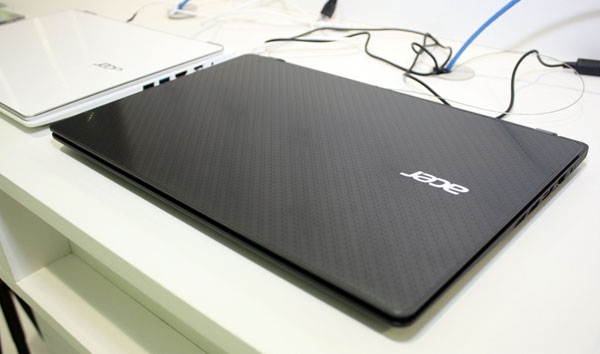 Acer-V3-371