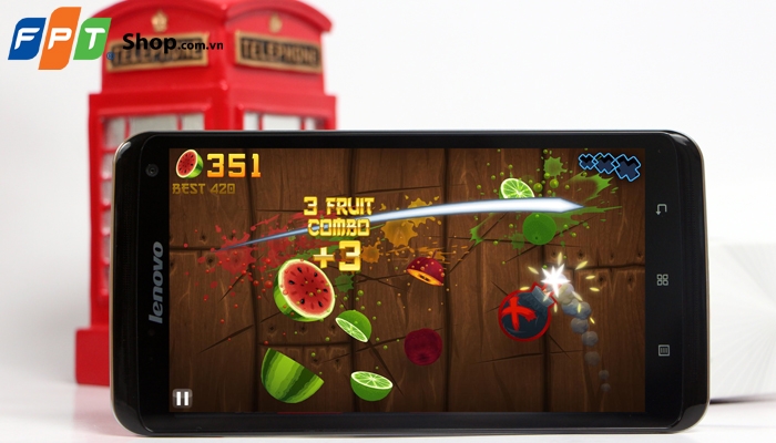 So-sanh-Lenovo-S930-va-Lumia-730