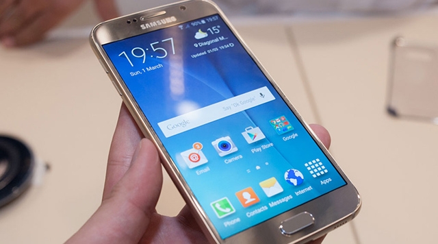 dang-gia-galaxy-s6-va-iphone-6