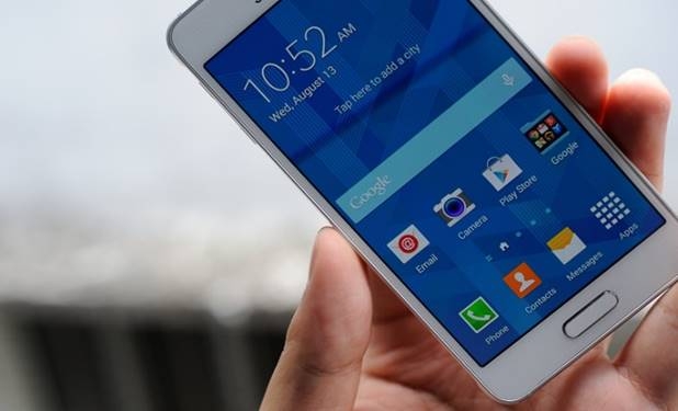 Nen-mua-Samsung-Galaxy-Alpha-hay-Lenovo-Vibe-X2