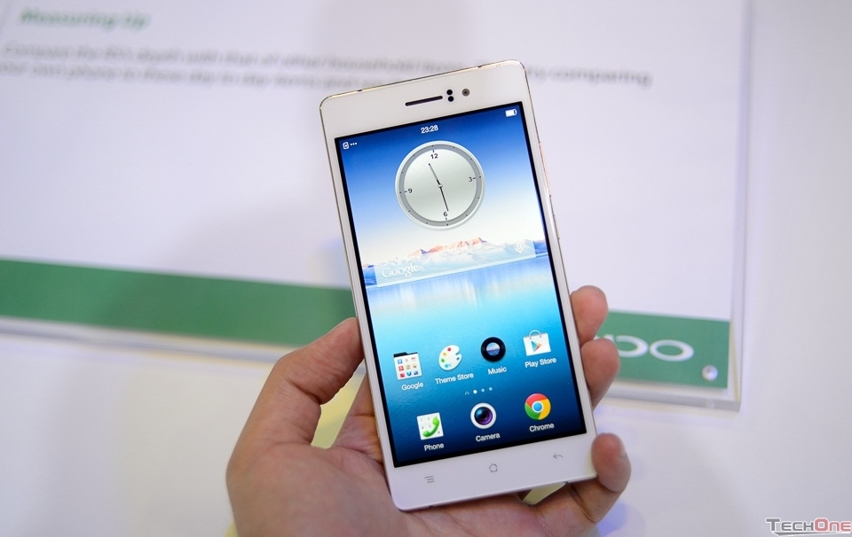 Oppo-R5-doi-thu-cua-iPhone-6