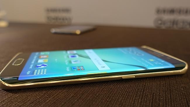 Samsung-Galaxy-S6-co-canh-tranh-duoc-voi-iPhone