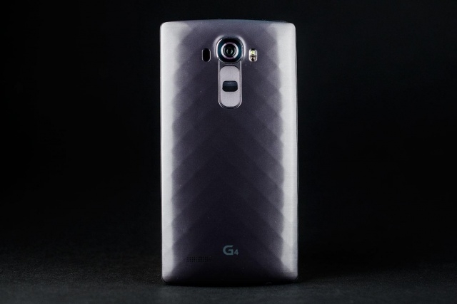 LG-G4-vs-iphone-6-plus