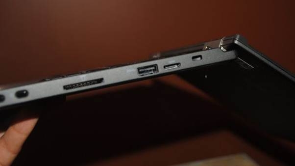 Lenovo_ThinkPad_Yoga_12